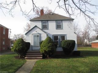 824 236th St, Cleveland, OH 44123-2518