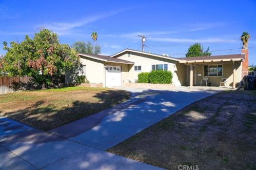 25 Dale Ln, Redlands, CA 92373-5071