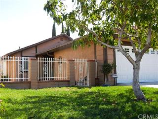 1372 Whiteoak Rd, Colton, CA 92324-8496