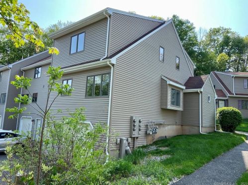 78 Woodcock Ct, Windsor Locks CT  06096-1325 exterior