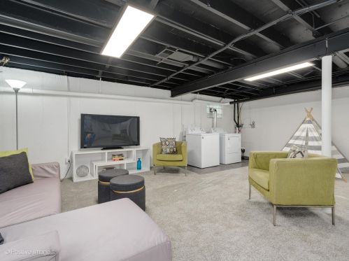 201 Monroe Rd, Lemont IL  60440-2022 exterior