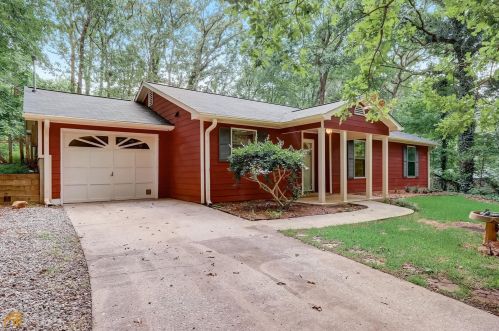 209 Pne St, Stockbridge GA  30281-3881 exterior