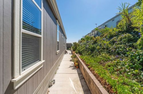 2550 Pacific Coast Hwy, Torrance CA  90505-7045 exterior