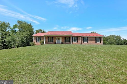 189 Jeanna Ln, Falling Waters, WV 25419-3628