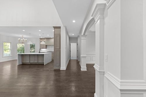 695 Highland Oaks Dr, Atlanta GA  30331-9210 exterior