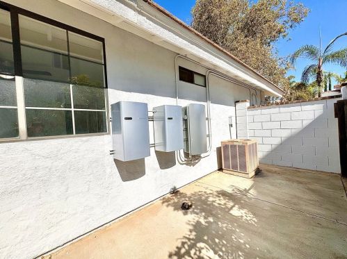 16685 Bonanza Dr, Riverside CA  92504-5706 exterior