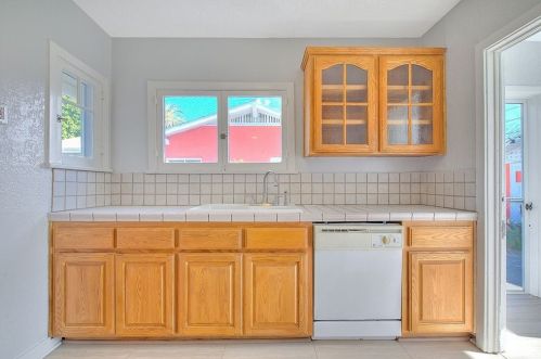 3160 Lime St, Riverside CA 92501-2930 exterior