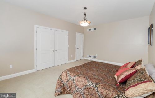 253 Bonnybrook Rd, Carlisle PA 17013-4214 exterior