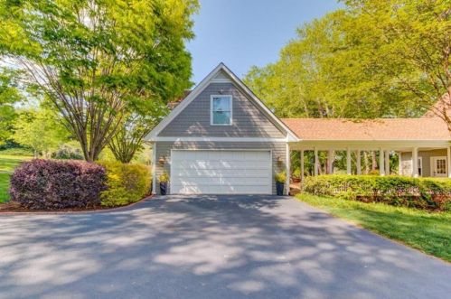 1126 Shoreline Dr, Jefferson GA  30549-2142 exterior