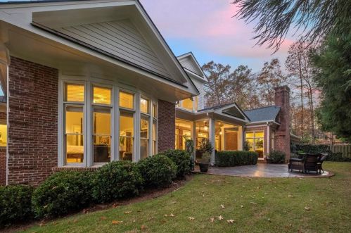 2169 Cumberland Dr, Smyrna GA  30080-4601 exterior