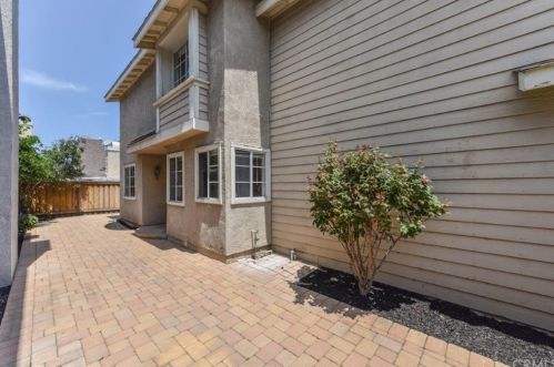 18 Augusta, Irvine, CA 92620-3282