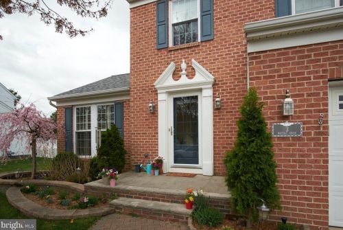 3 Waverly Dr, Lumberton Township, NJ 08048-5027