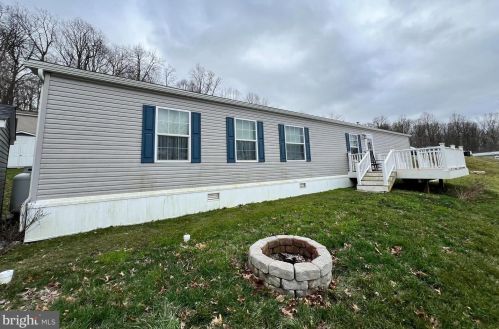 510 Boulder Ln, Gap, PA 17527-9593