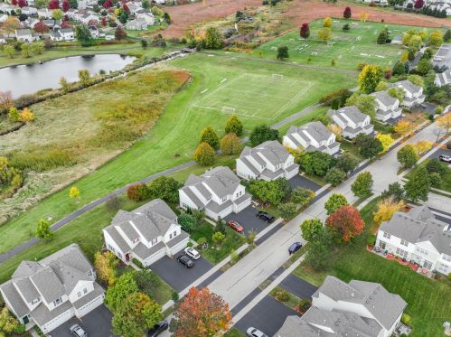 534 Pinebrook Dr, Lemont IL  60490-3121 exterior