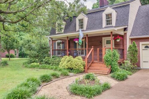 110 Parkwood Ln, Hohenwald, TN 38462-1112