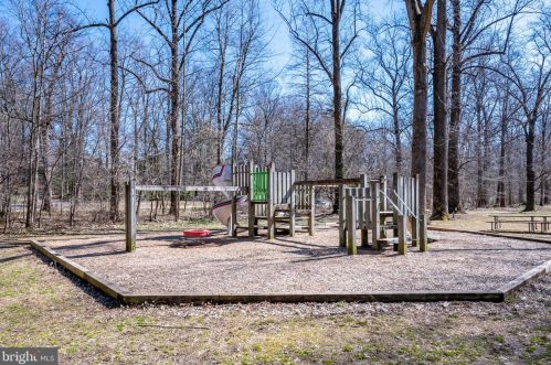 405 Pershing Dr, Silver Spring MD 20910-4341 exterior