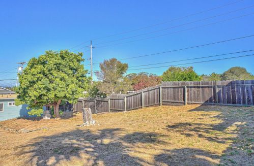 1092 Highland St, Seaside CA 93955-6124 exterior