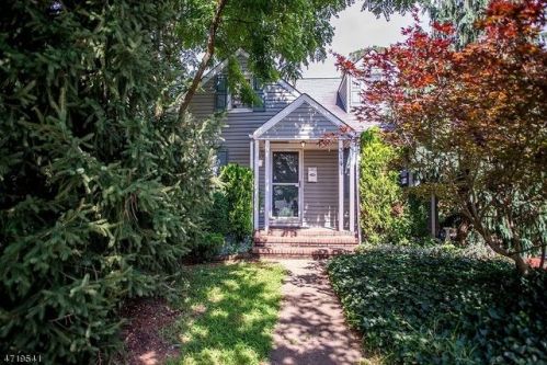 314 Clinton Ave, Manville, NJ 08835-1118