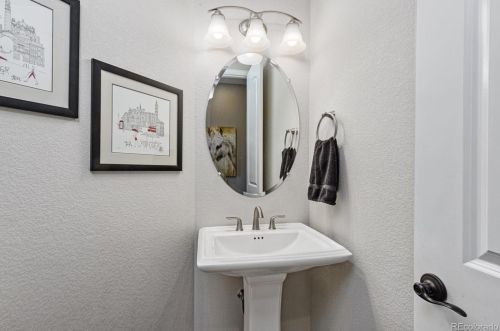 21925 Rowland Dr, Aurora CO exterior