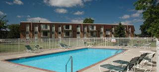 7899 University Ave, Minneapolis MN  55432-2652 exterior