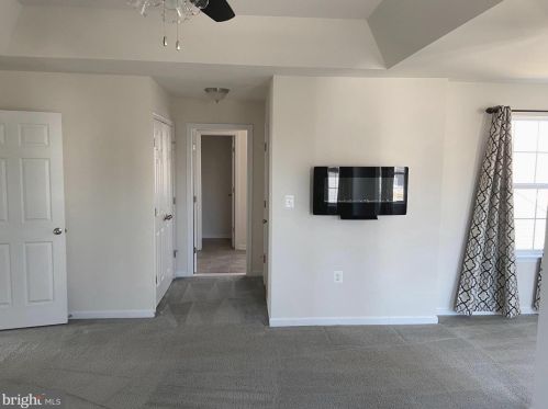 118 Un Rdg Dr, Charles Town WV 25414-4937 exterior