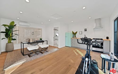 4849 Stern Ave, Van Nuys CA  91423-1923 exterior