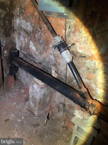 1814 22nd St, Philadelphia PA 19140-4703 exterior