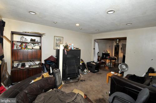 815 Parkside Ave, Trenton, NJ 08618-3440