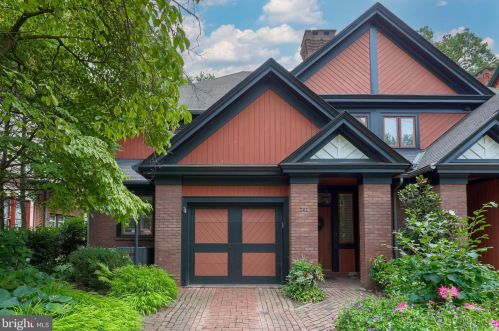 241 Charlotte St, Lancaster, PA 17603-3403