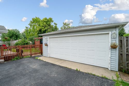 6610 Bazz Dr, Plainfield, IL 60586-7256
