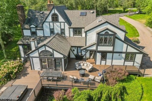 6 Jonathan Smith Rd, Morristown, NJ 07960-3411