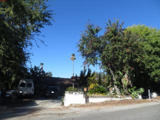 3475 Canyon Crest Rd, Altadena, CA 91001-3707