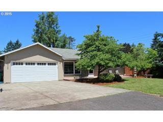 12729 Hassalo St, Portland, OR 97230-2318