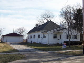 330 Main St, Henning, IL 61848-8040