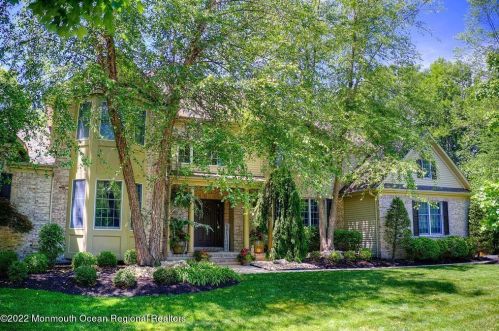 2 Mehar Ct, Jackson Twp, NJ 08527-4590