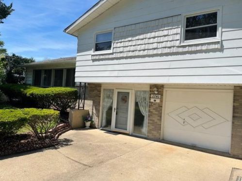 2740 Norma Ct, Glenview, IL 60025-4661