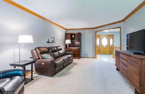 2224 Ariel St, Saint Paul MN  55109-2852 exterior