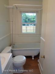 2102 Delesseps Ave, Savannah GA  31404-5124 exterior