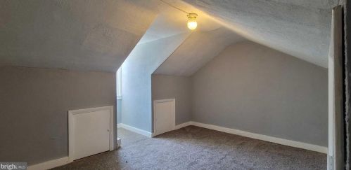15 3rd St, Florence, NJ 08518-1916