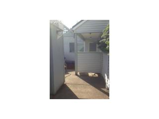 12426 Caruthers St, Portland, OR 97233-1400