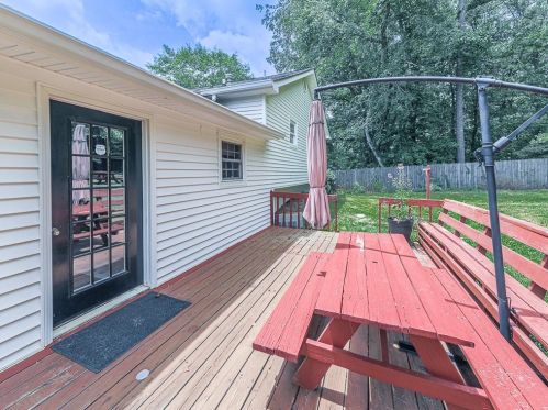 141 Cherokee Village Dr, Ball Ground, GA 30107-4115