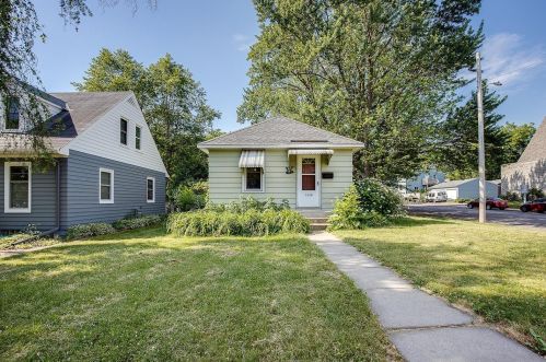 1458 Almond Ave, Saint Paul MN  55108-2536 exterior