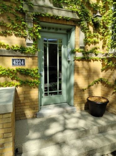 4224 Sacramento Ave, Chicago, IL 60618-2622