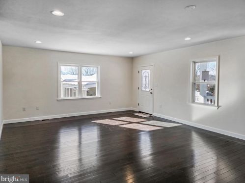 18523 Amidon Ave, Triangle, VA 22172-1902