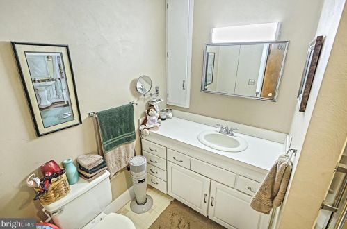 121 Blooming Grv Rd, Hanover PA 17331-8534 exterior