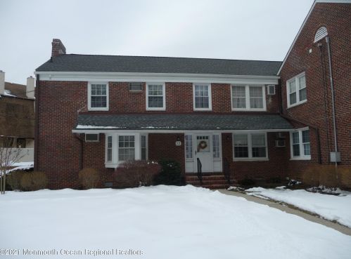 22 Pinckney Rd, Tinton Falls, NJ 07701-2122