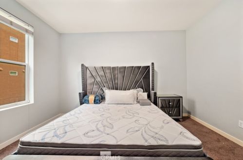543 Rockefeller, Irvine CA  92612-7175 exterior