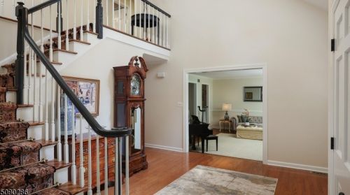 7 Thomas Jefferson Dr, Warren, NJ 07059-5026