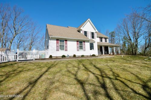 55 Tower Rd, Upper Freehold Township, NJ 08514-2428
