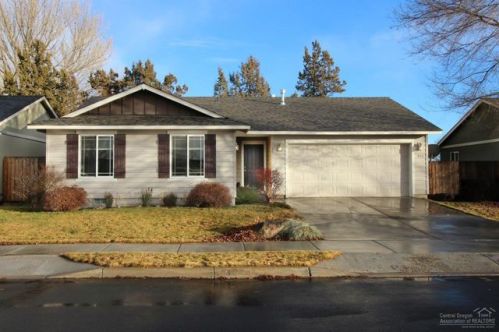 422 28th St, Eagle Crest, OR 97756-5519